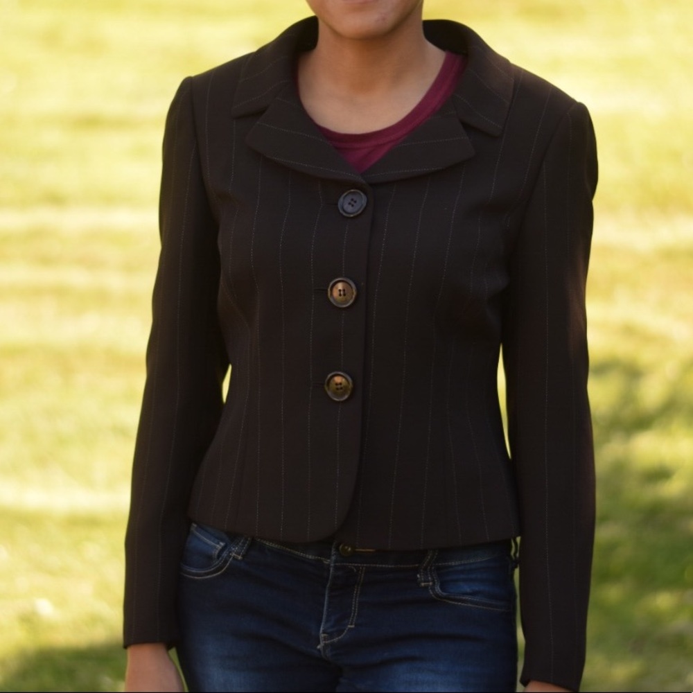 ✂️Sale✂️ Tahari Brown Petite 6 Blazer suit Top